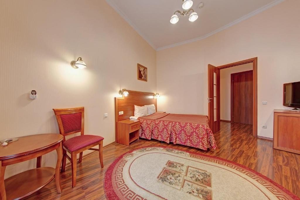 Двухместный (Двухместный номер бизнес-класса с 1 кроватью) гостевого дома Аврора Центральная, Санкт-Петербург