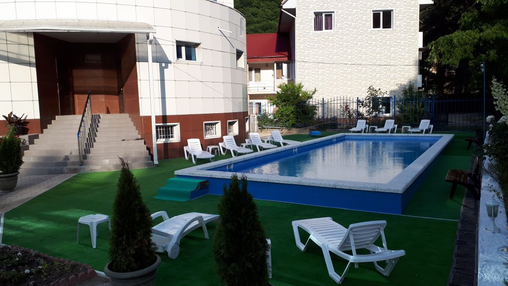 Открытый плавательный бассейн, Отель Paradise