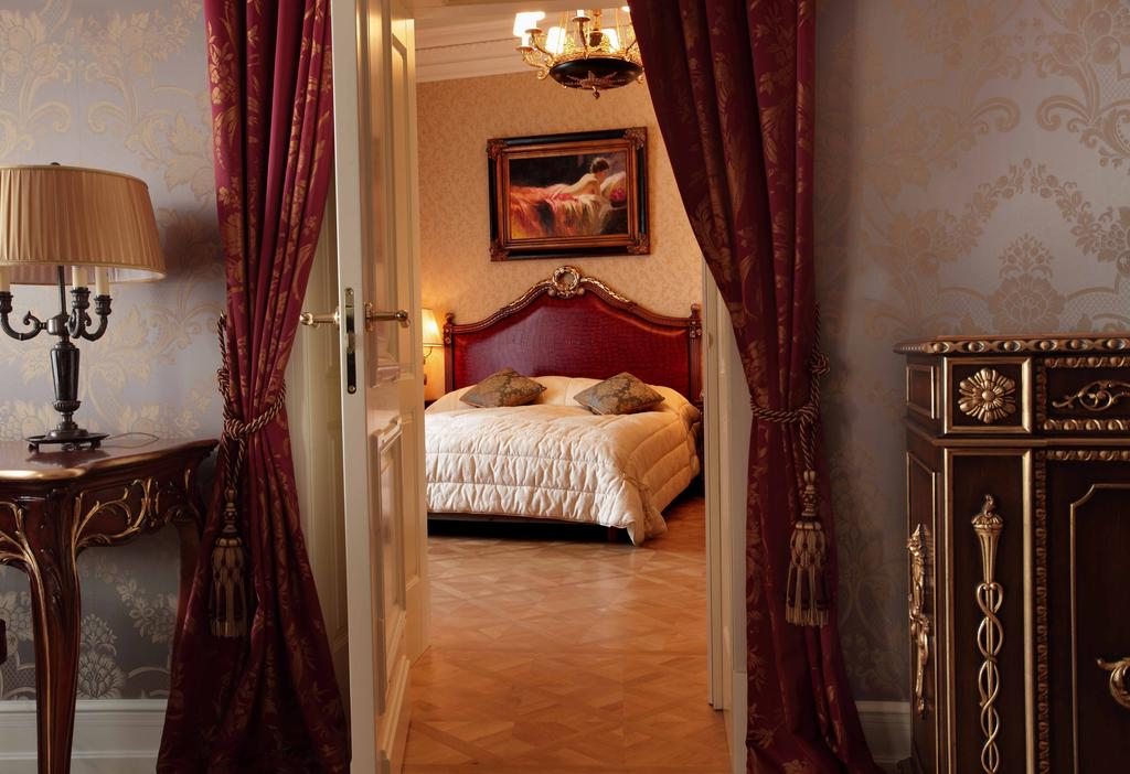 Двухместный (Двухместный номер Делюкс с 1 кроватью) отеля Талион Империал Отель, Санкт-Петербург