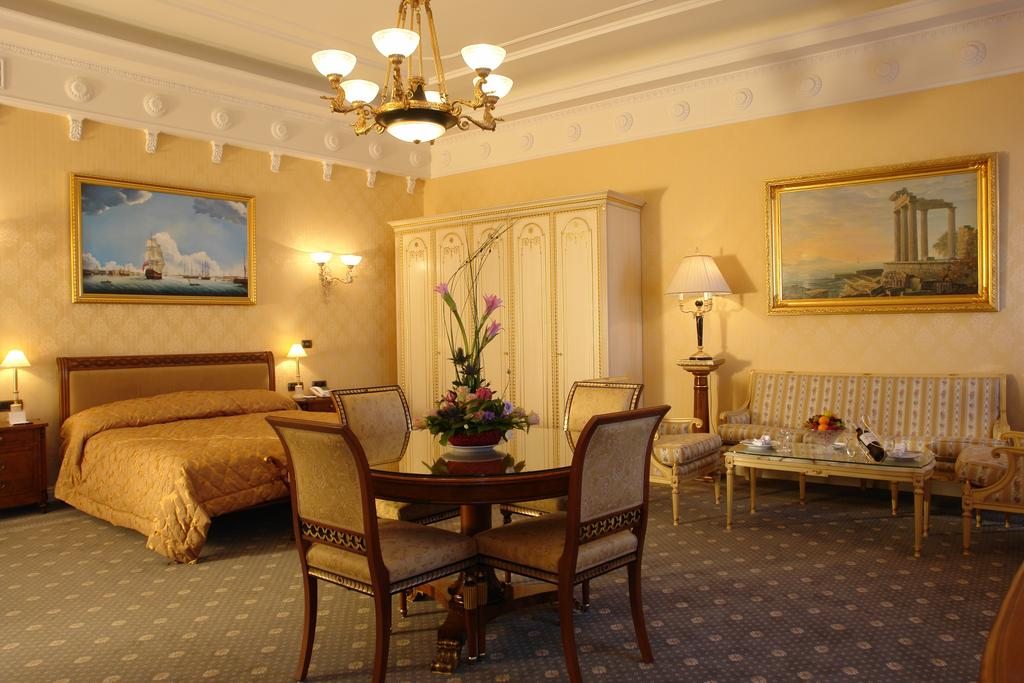 Сьюит (Люкс) отеля Талион Империал Отель, Санкт-Петербург