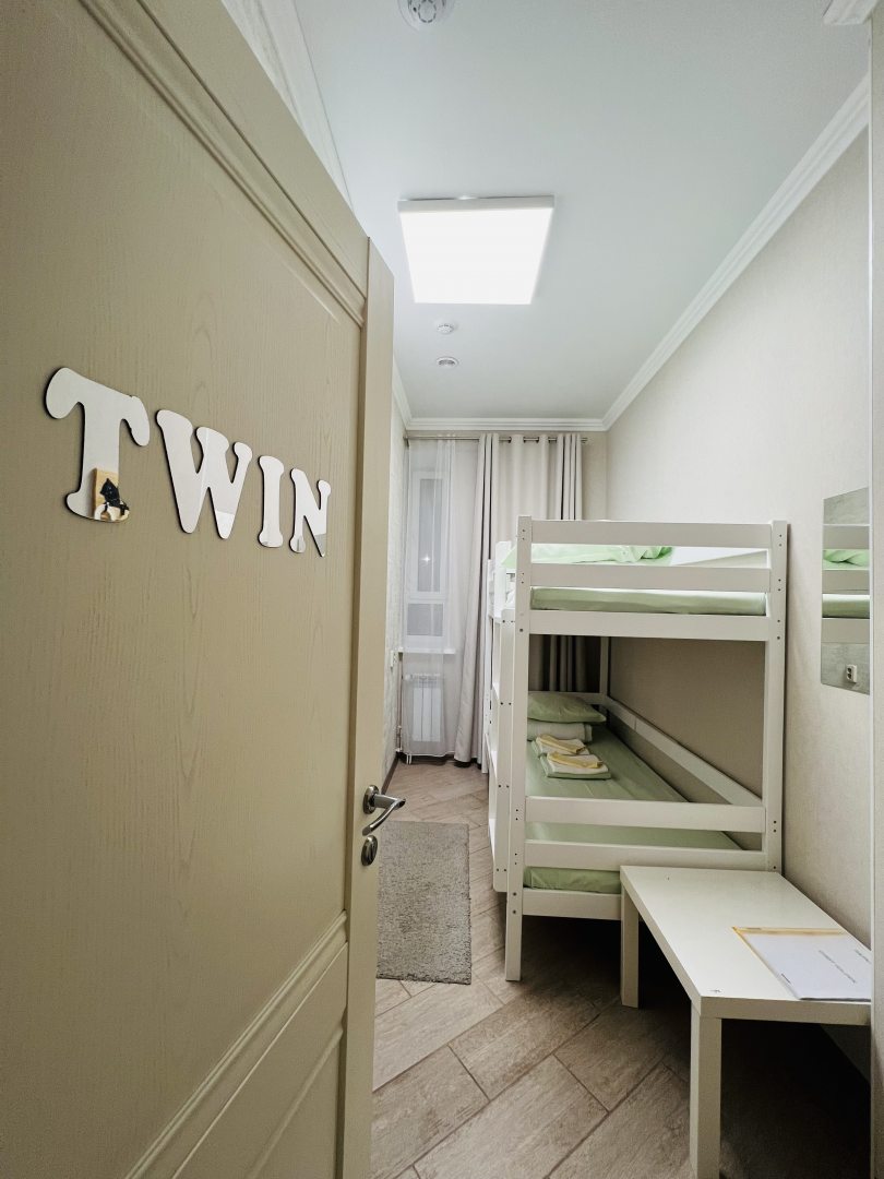 Двухместный (Twin с раздельными кроватями, двухъярусная кровать, со шкафом)  хостелов FOX Хостел, Казань