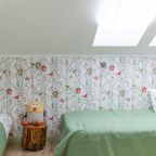 Семейный (Номер с двуспальной кроватью и двумя односпальными), Арт-отель Скворечник