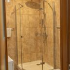 Семейный (Семейный номер с двуспальной кроватью и раскладным двуспальным диваном), Арт-отель Скворечник