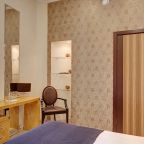 Классический номер с видом на Караванную улицу