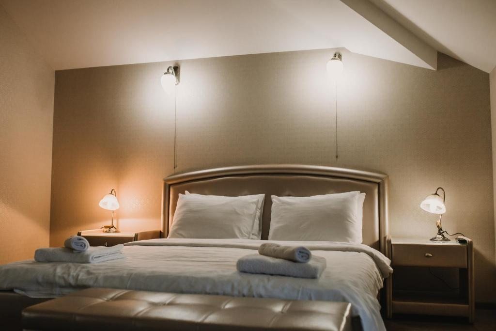 Сьюит (Стандартный двухместный люкс с 1 кроватью) отеля Медный Двор, Суздаль