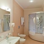 Ванная комната в номере санатория Алтай Вест, Белокуриха - фото с официального сайта