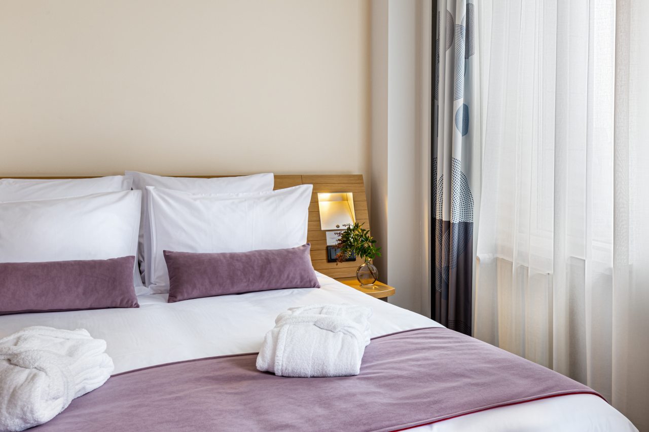Люкс (С двуспальной кроватью и раскладывающимся диваном), Гостиница Novotel Санкт-Петербург Центр