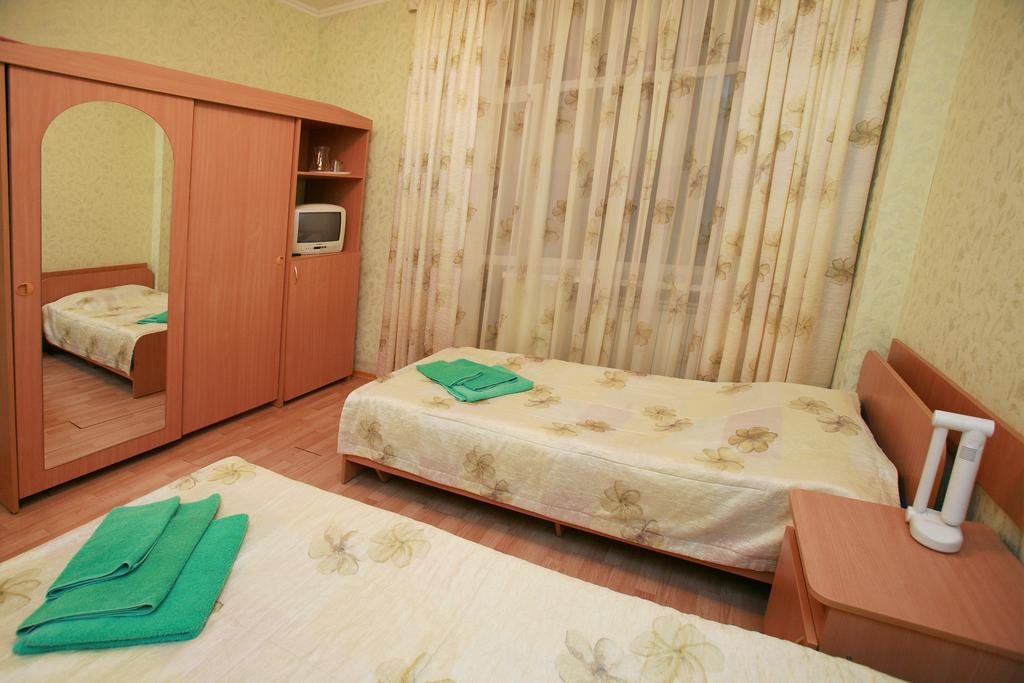 Номер (Односпальная кровать в общем номере - лечение включено) отеля Янтарь, Светлогорск