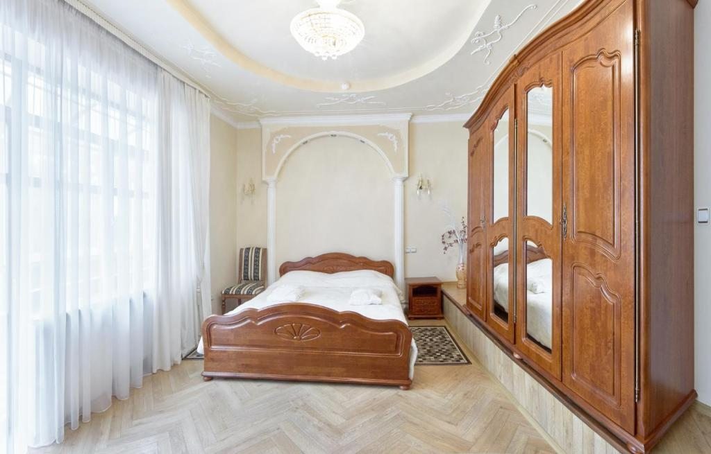 Апартаменты (Апартаменты с 3 спальнями, лечение включено) отеля Янтарь, Светлогорск