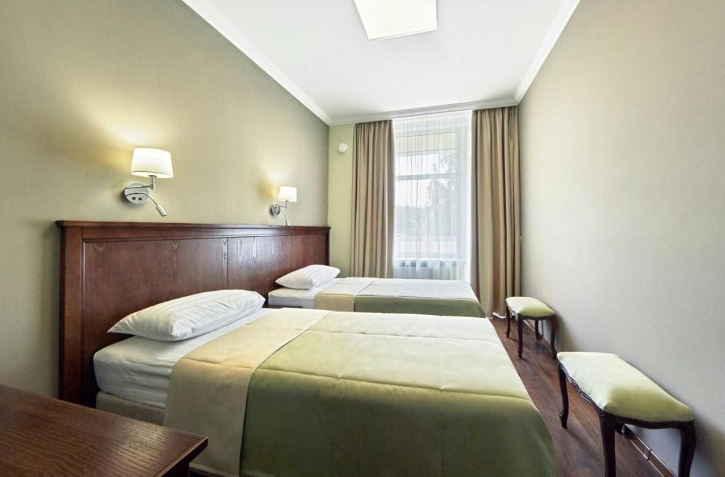 Двухместный (Стандартный двухместный номер с 2 отдельными кроватями, лечение включено) отеля Янтарь, Светлогорск