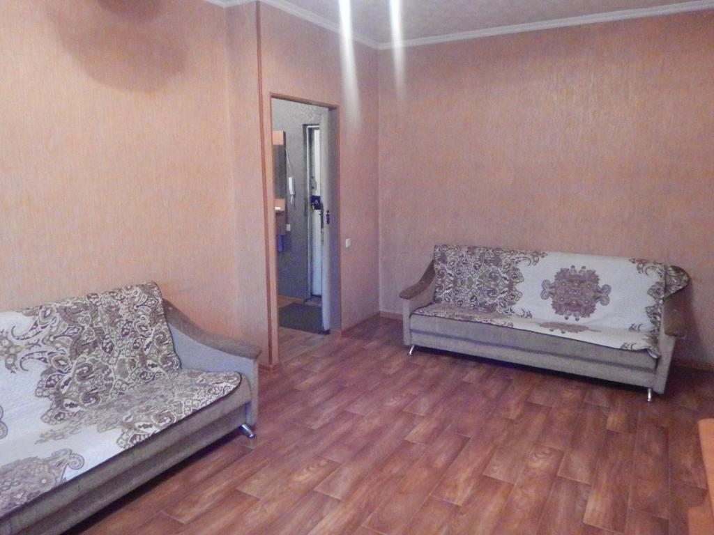 Апартаменты (Апартаменты с 2 спальнями) апартамента Бастион, Кызыл