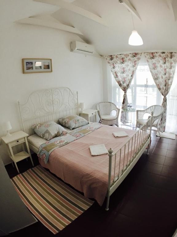 Двухместный (Двухместный номер с 1 кроватью и видом на горы) гостевого дома Виктория, Солоники