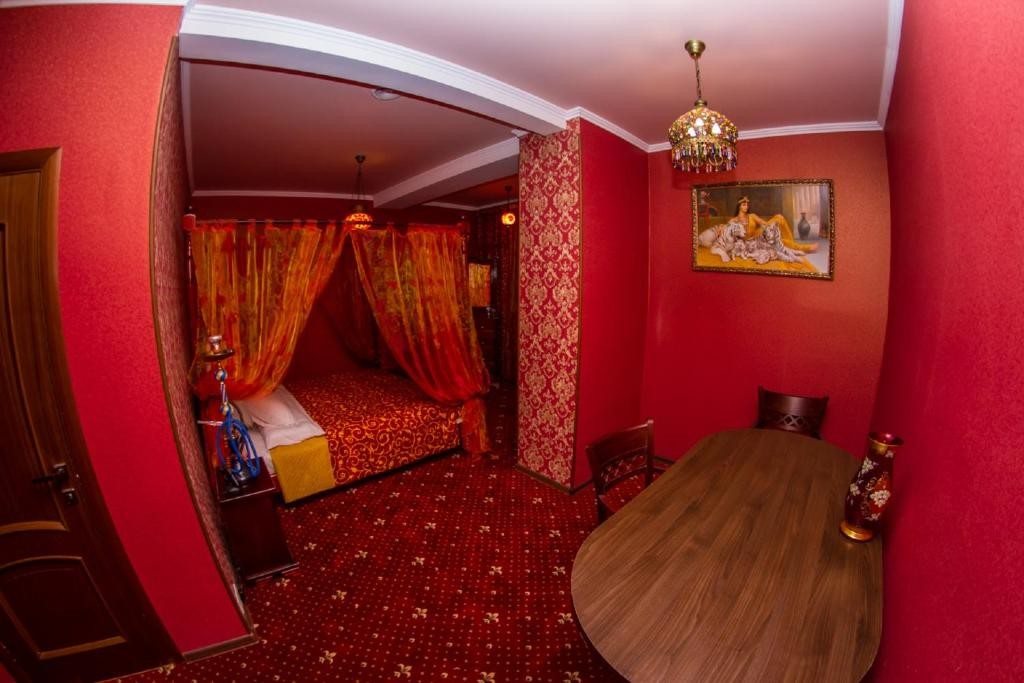 Сьюит (Люкс с кроватью размера «king-size») отеля Монако, Москва