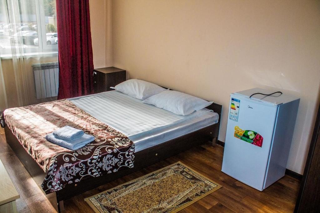 Двухместный (Стандартный двухместный номер с 1 кроватью и общей ванной комнатой) отеля Академик, Алматы