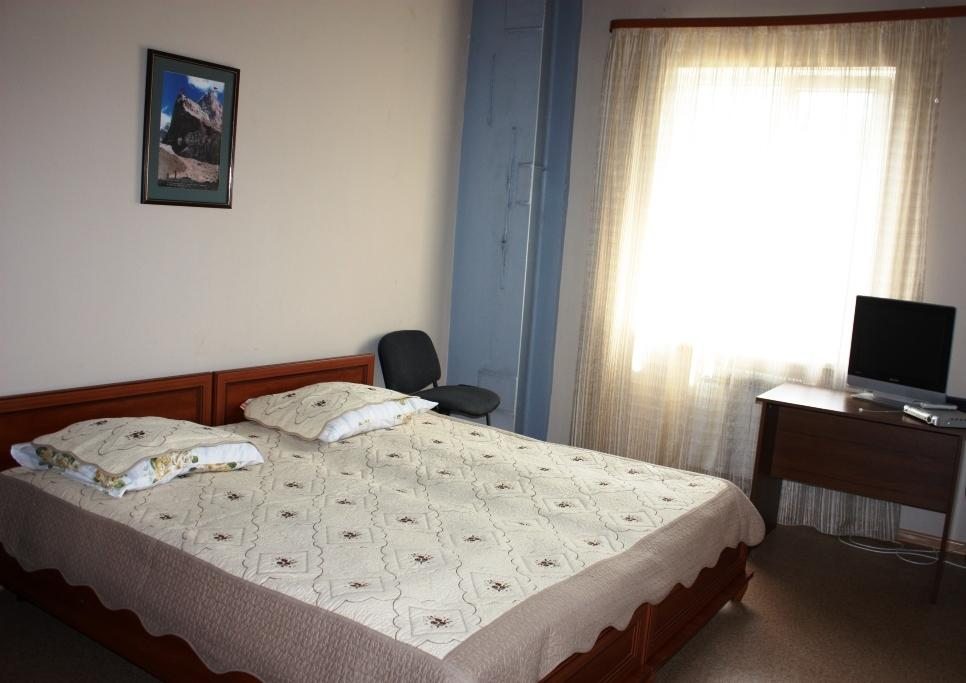 Двухместный (Двухместный номер эконом-класса с 2 отдельными кроватями) хостела Алматы