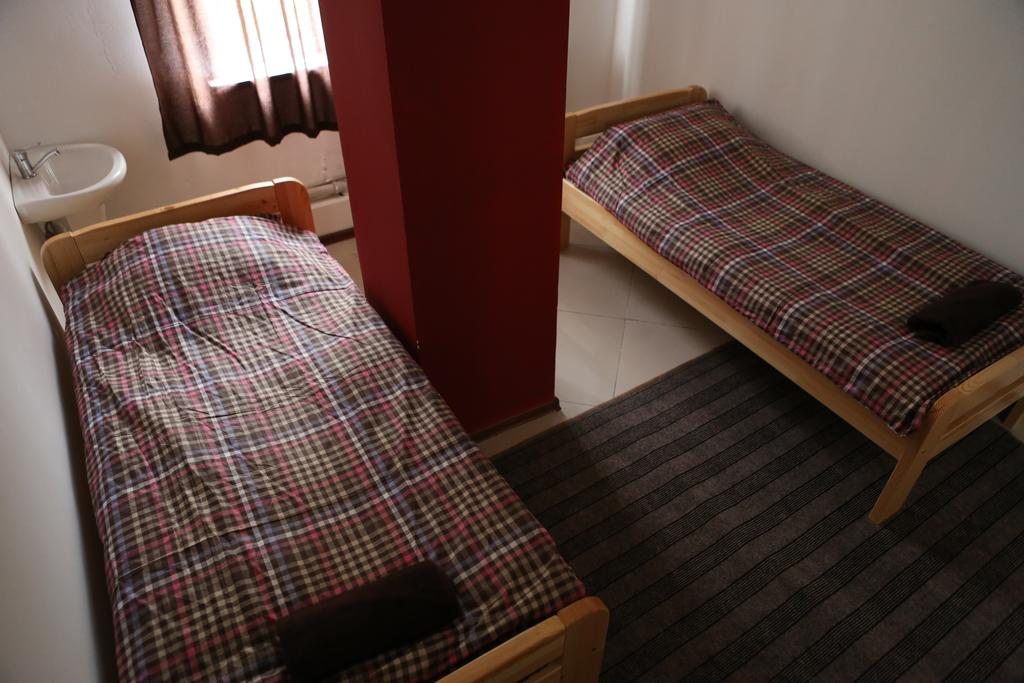 Номер (Односпальная кровать в общем номере для мужчин и женщин) хостела Amigo, Алматы