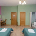 Четырехместный (Capri - Sorrento), Гостевые комнаты и апартаменты Пио на Моховой