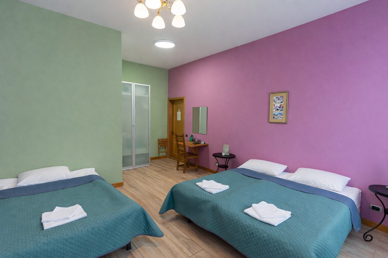 Четырехместный (Capri - Sorrento), Гостевые комнаты и апартаменты Пио на Моховой