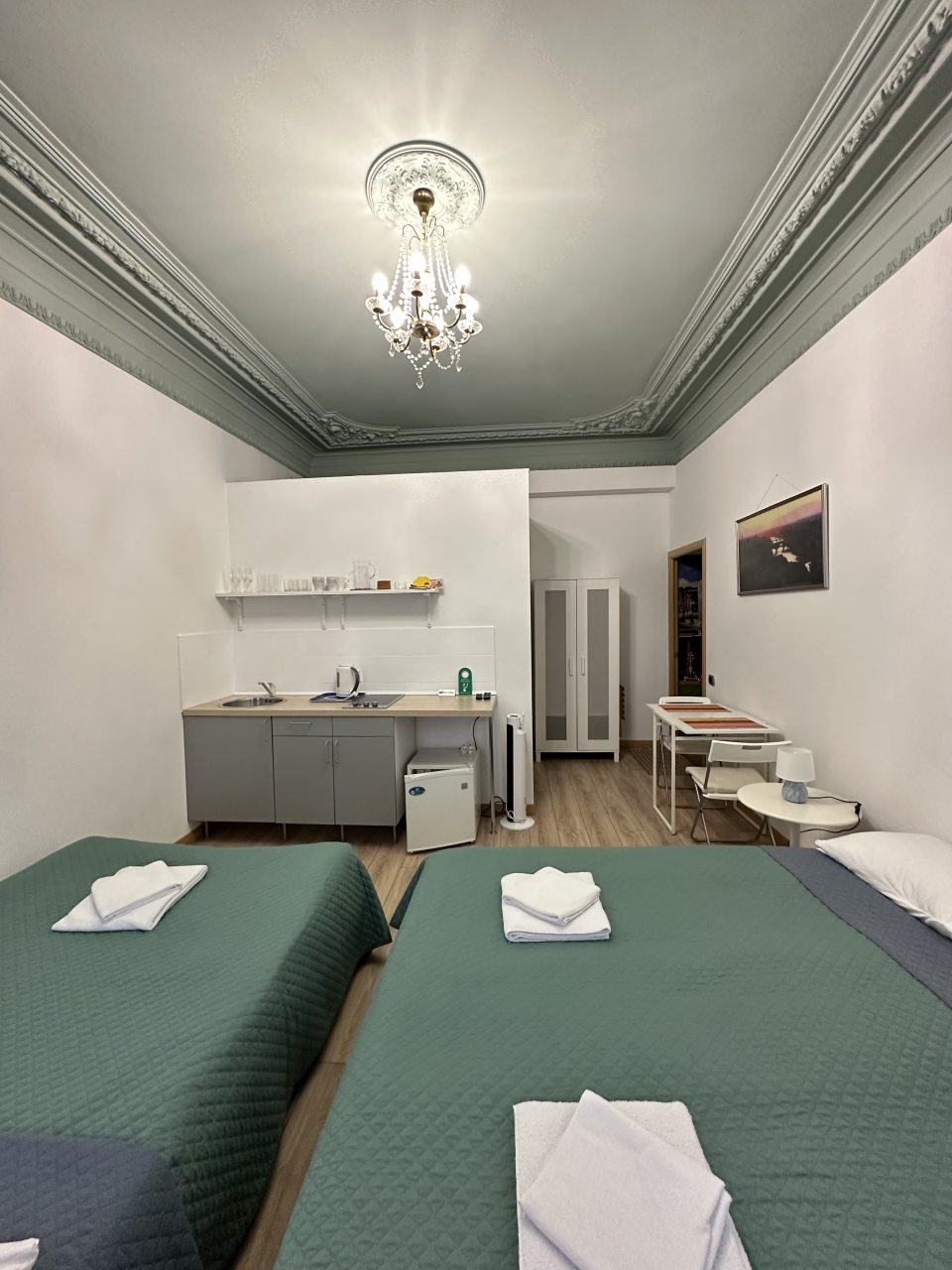 Четырехместный (С собственной мини-кухней (Firenzi)), Гостевые комнаты и апартаменты Пио на Моховой