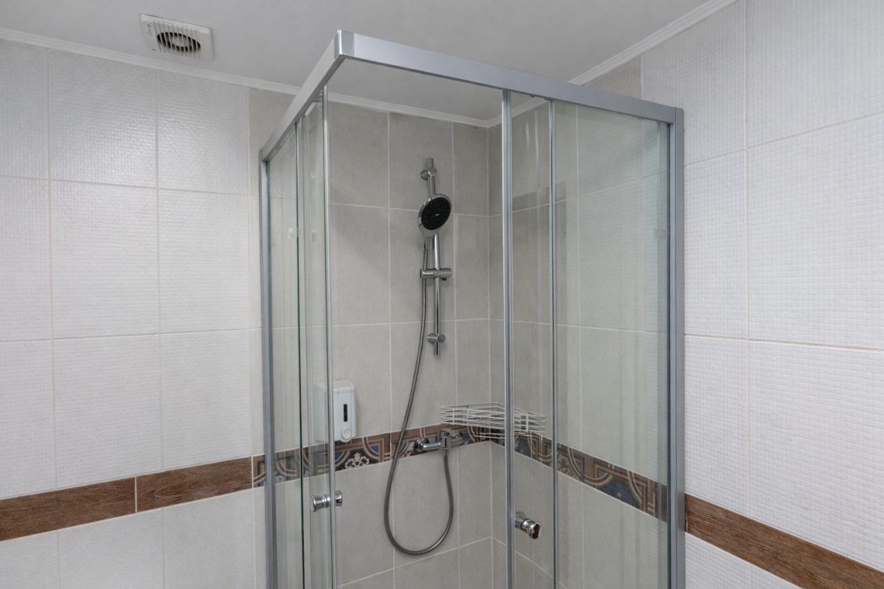 Четырехместный (Улучшенный комфорт с балконом), Гостевые комнаты и апартаменты Пио на Моховой