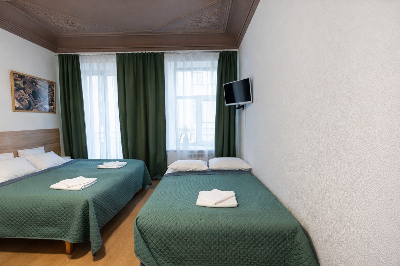 Четырехместный (Улучшенный комфорт с балконом), Гостевые комнаты и апартаменты Пио на Моховой