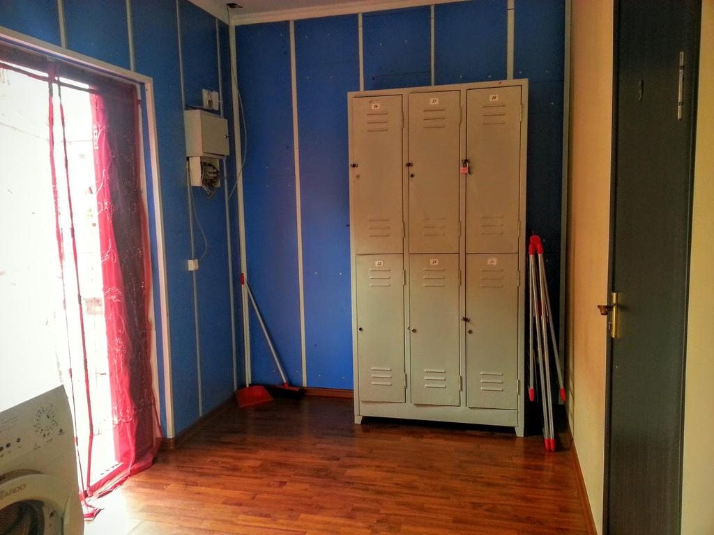 Двухместный (Двухместный номер с 2 отдельными кроватями и общей ванной комнатой) хостела Есентай, Алматы