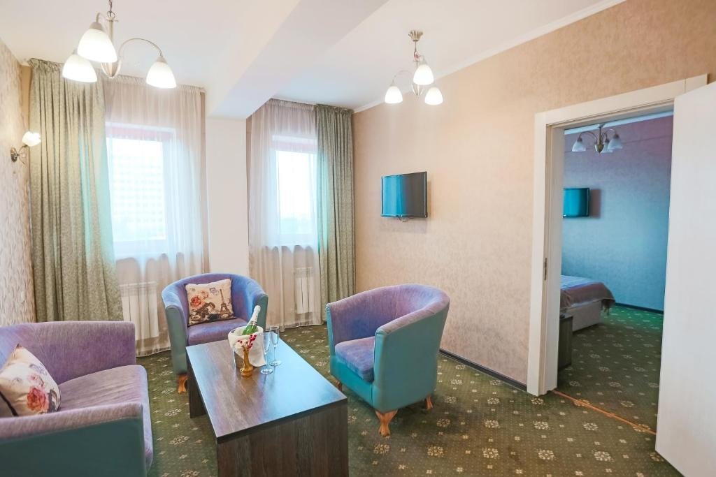Сьюит (Люкс с 1 спальней) отеля Golden Palace, Алматы