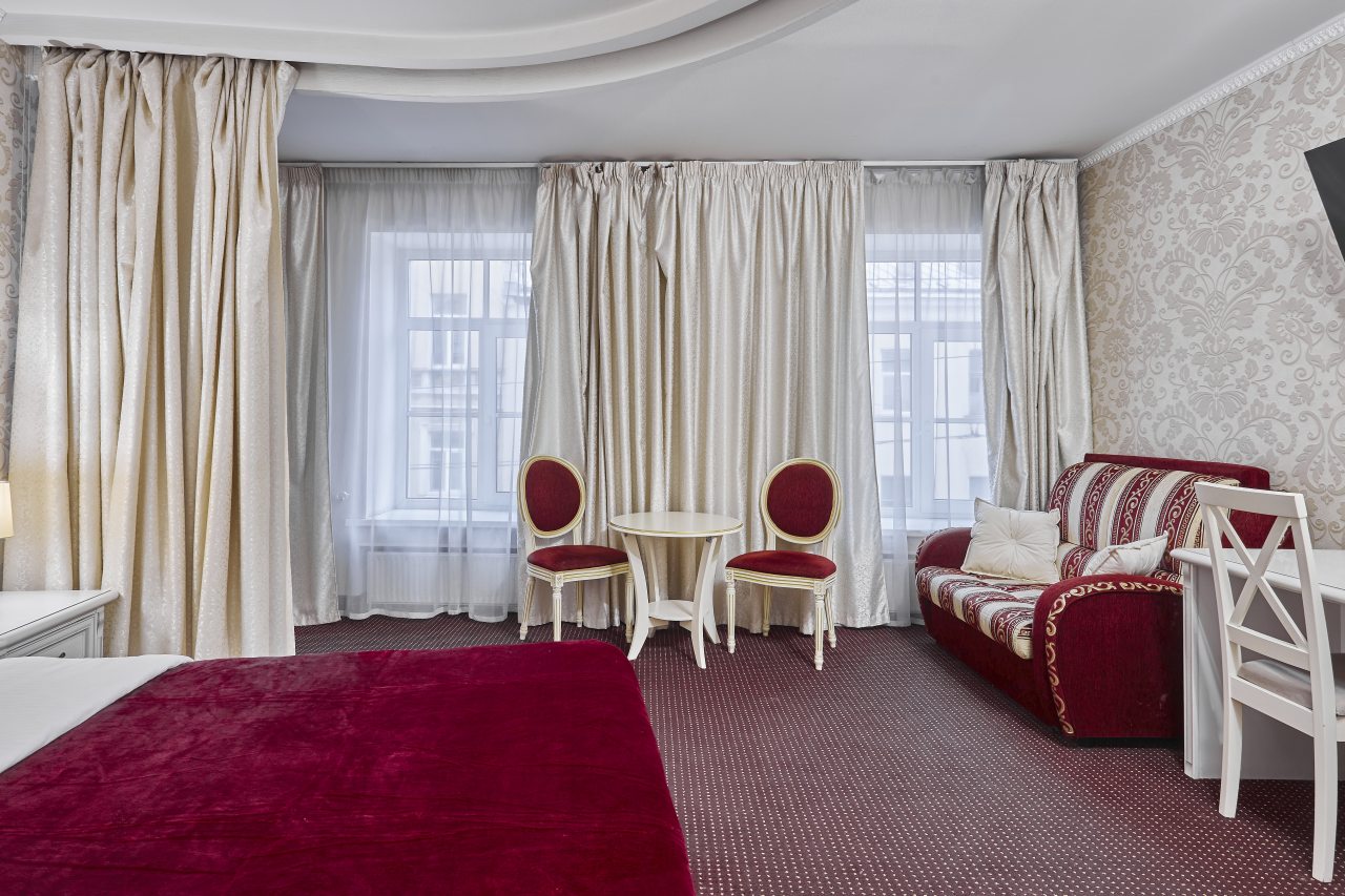 De Luxe (Делюкс), Гостиница Отельбург Московский вокзал