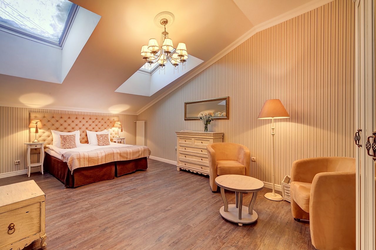 Апартаменты (Семейный номер с двухместной спальней и гостиной, мансардный этаж), Отель Пушка Инн