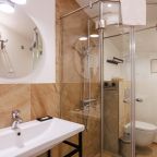 Апартаменты (Семейный номер с двухместной спальней и гостиной, мансардный этаж), Отель Пушка Инн