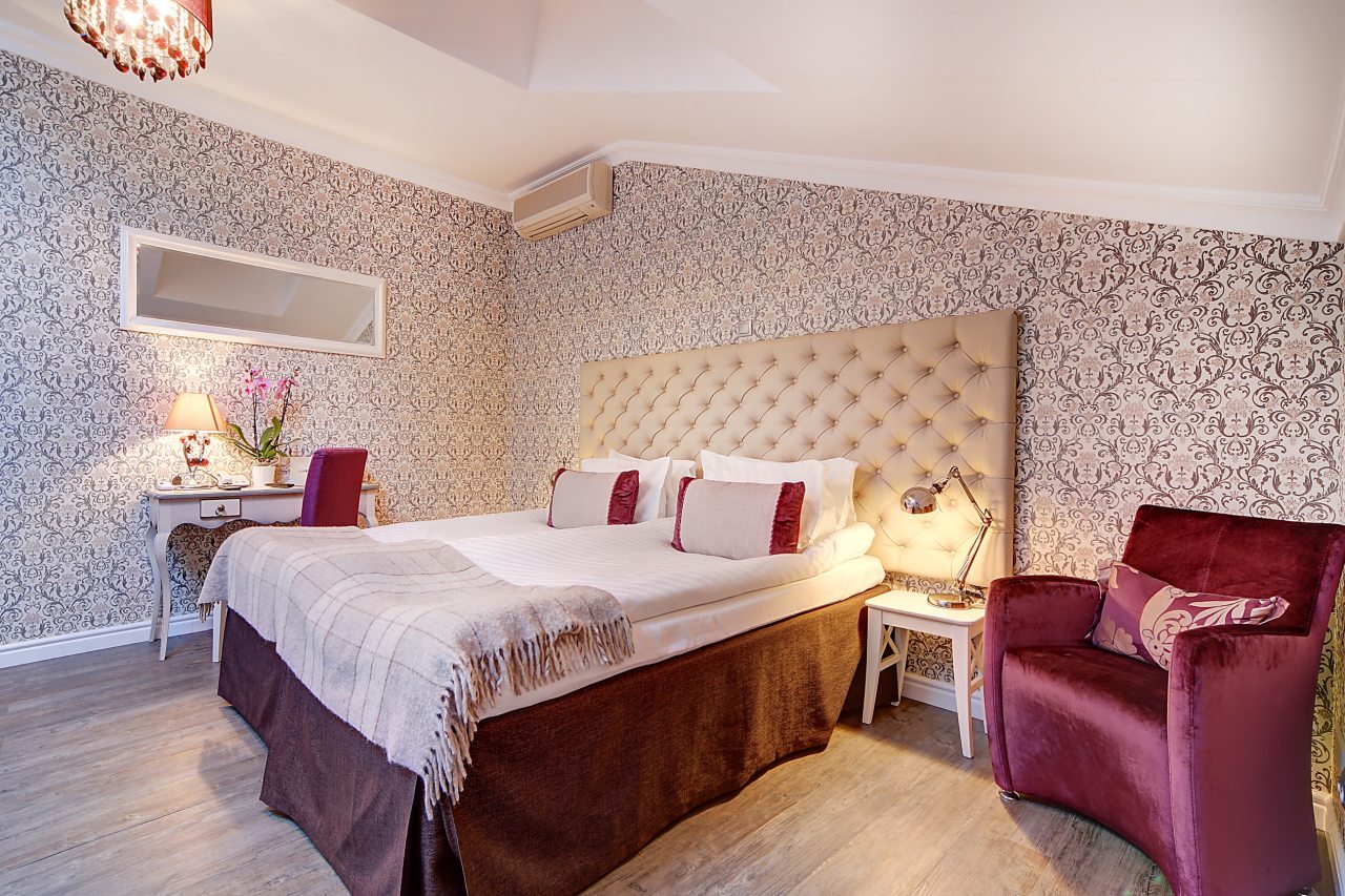 Апартаменты (Семейный номер с двухместной спальней и гостиной, мансардный этаж), Отель Пушка Инн