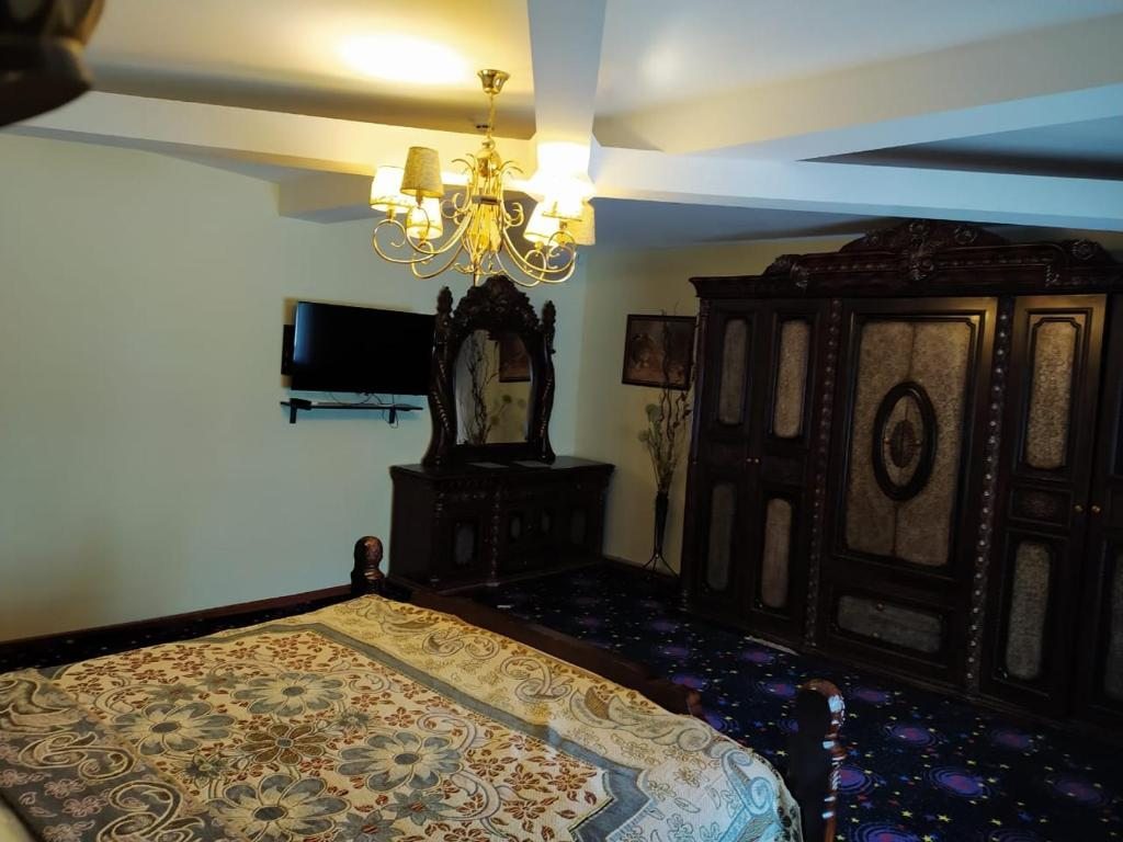 Двухместный (Большой двухместный номер с 1 кроватью) отеля Аврора, Алматы