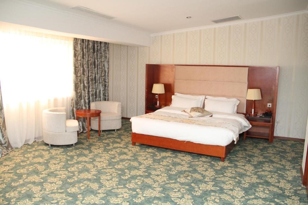 Двухместный (Улучшенный двухместный номер с 1 кроватью) отеля Алматы Гранд Ербил
