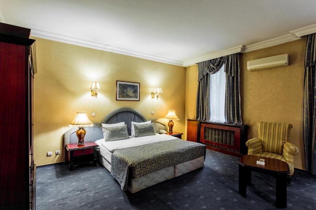Двухместный (Стандартный двухместный номер с 1 кроватью или 2 отдельными кроватями) отеля Амбассадор, Алматы