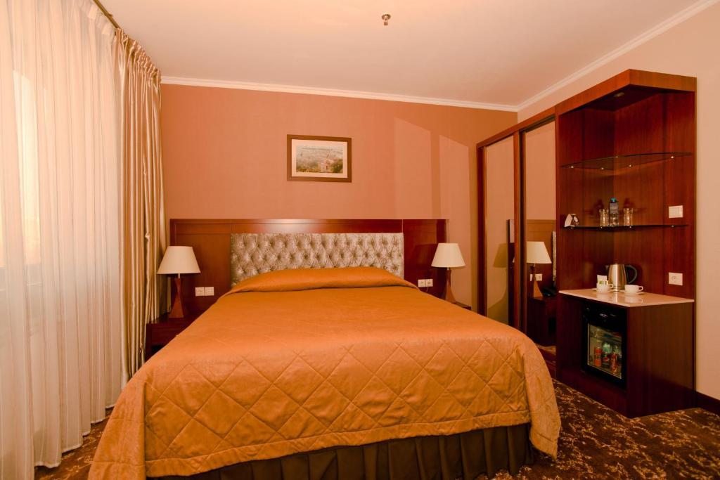 Двухместный (Стандартный двухместный номер с 1 кроватью) отеля Гранд Вояж, Алматы