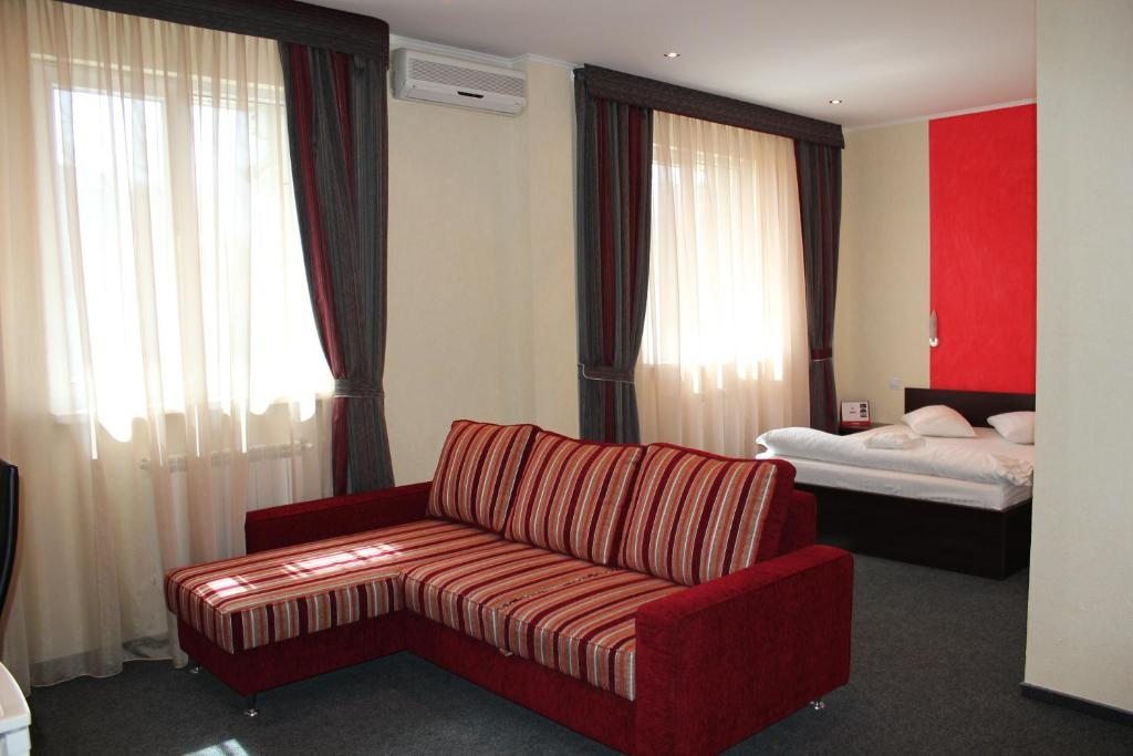 Двухместный (Улучшенный двухместный номер с 1 кроватью) отеля Джепсон, Алматы