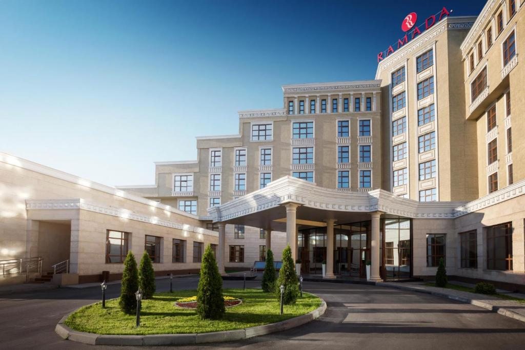 Отель Рамада Алматы