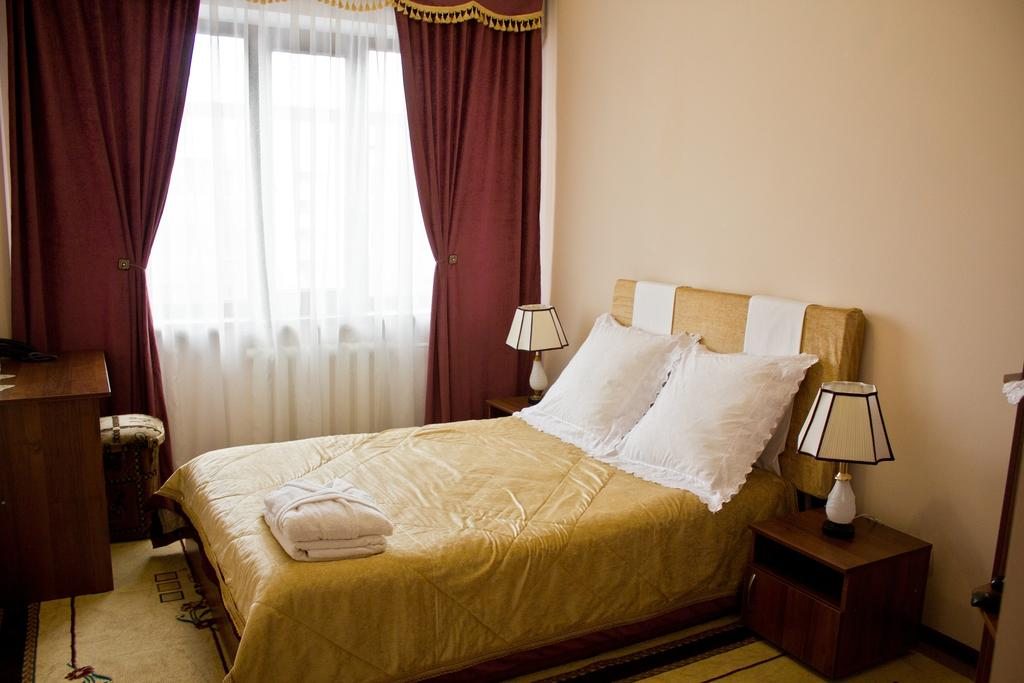 Двухместный (Стандартный двухместный номер с 1 кроватью) отеля Релакс, Алматы