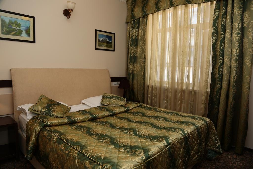 Двухместный (Стандартный двухместный номер с 1 кроватью) отеля Салем на Достык, Алматы