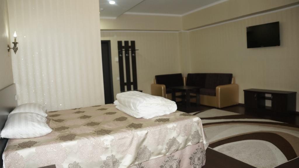 Сьюит (Полулюкс) отеля Home Hotel Astana на Манаса, Астана