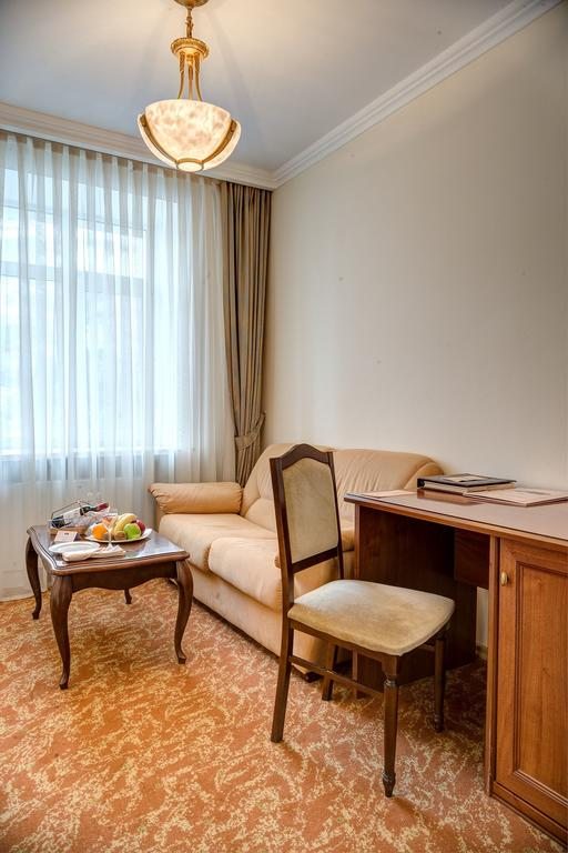 Двухместный (Двухместный номер с 2 отдельными кроватями) отеля Гранд Парк Есиль, Астана