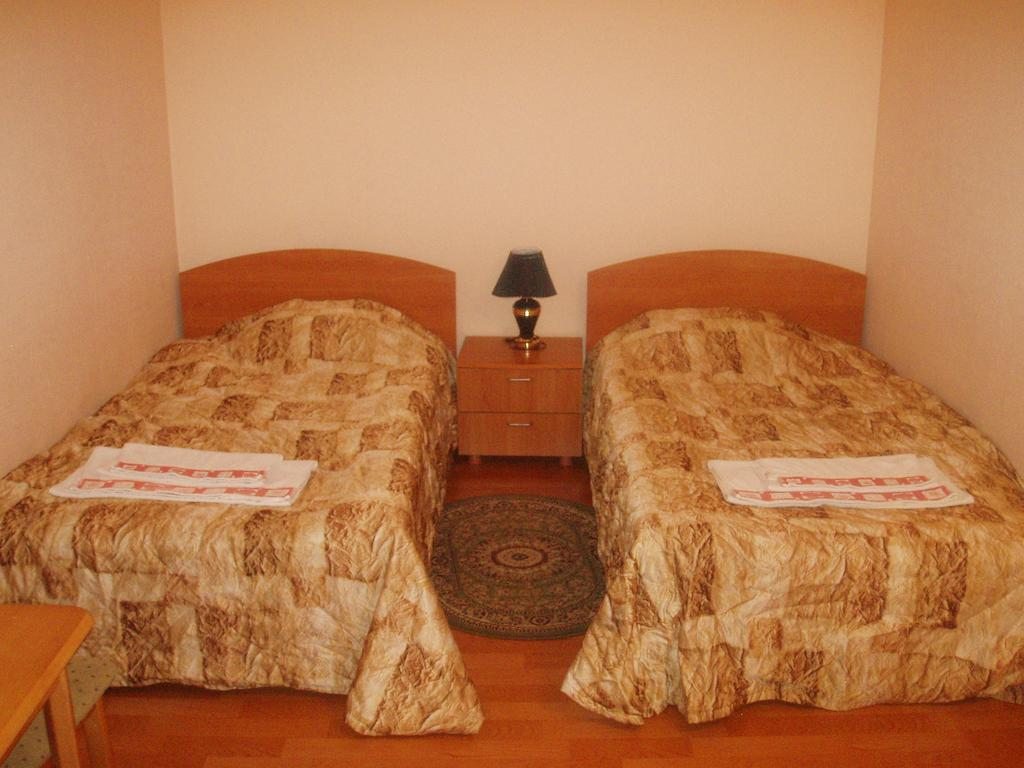 Двухместный (Стандартный двухместный номер с 2 отдельными кроватями) отеля Изумруд, Астана