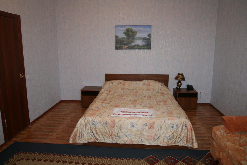 Сьюит (Полулюкс) отеля Изумруд, Астана