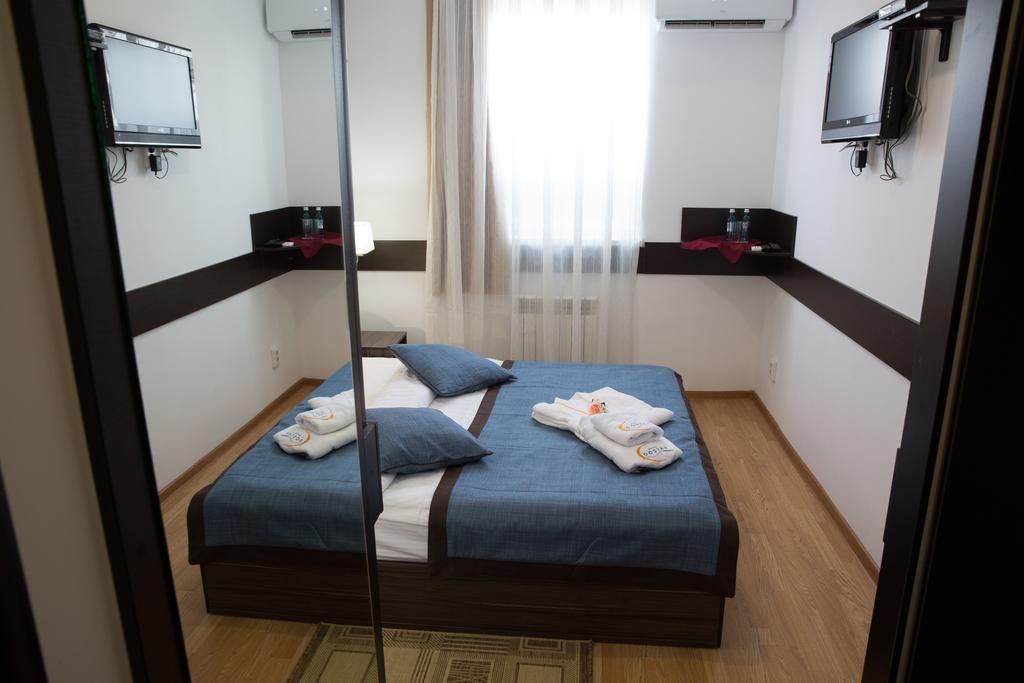 Двухместный (Стандартный двухместный номер с 1 кроватью) гостиничного комплекса Достар, Актау