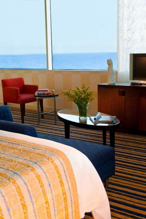 Двухместный (Номер с 1 кроватью размера «king-size» и видом на море) отеля Ренессанс Актау