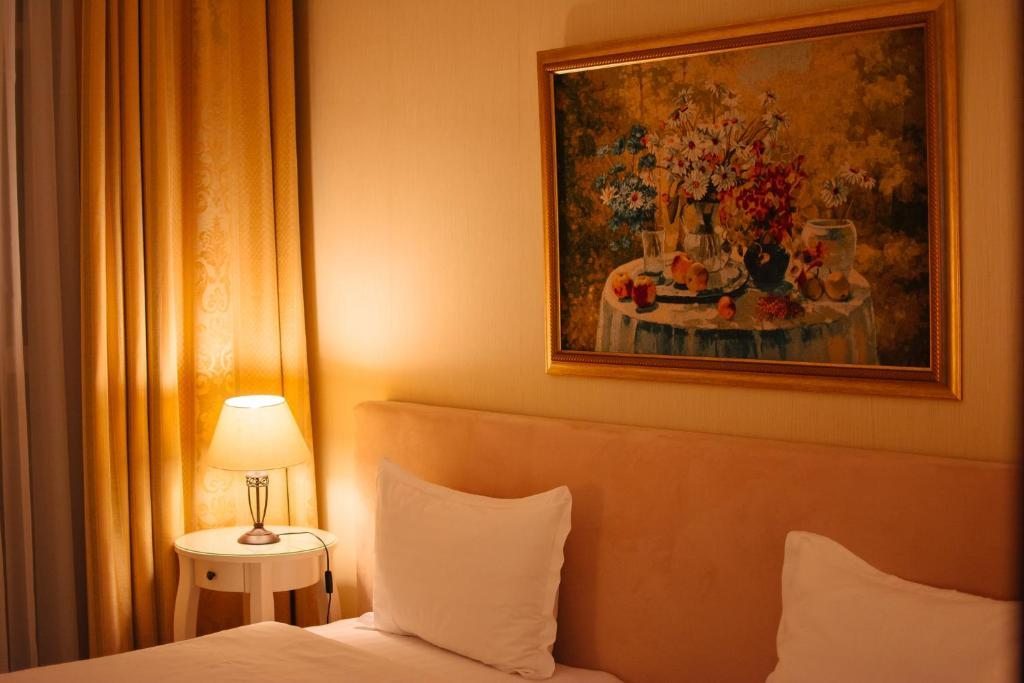Двухместный (Стандартный двухместный номер с 2 отдельными кроватями) отеля Ар Нуво, Караганда