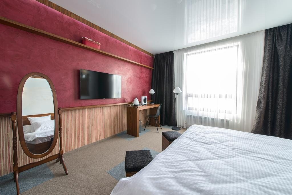 Двухместный (Улучшенный двухместный номер с 1 кроватью) отеля OZZ, Караганда