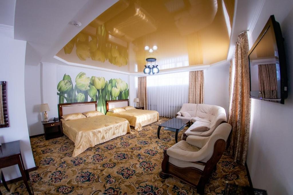 Сьюит (Люкс с 2 отдельными кроватями) отеля Метелица, Караганда