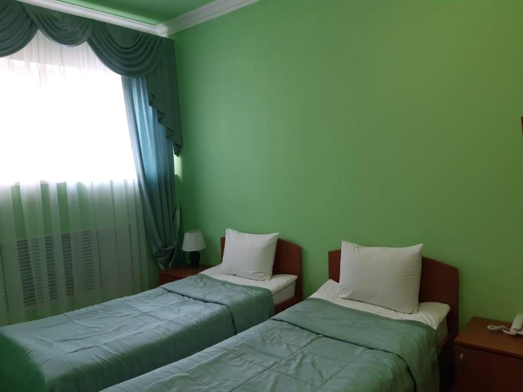 Двухместный (Двухместный номер с 2 отдельными кроватями) гостевого дома Люкс, Кисловодск