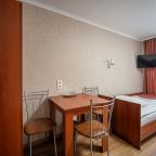 Трехместный, Гостиница Островок